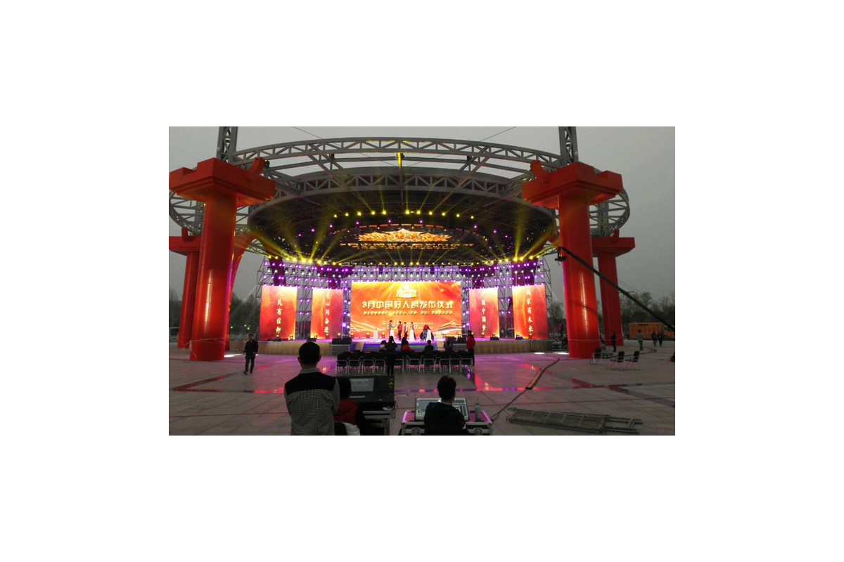 河南省商丘好人公園天幕屏，地磚屏，曲屏組合
